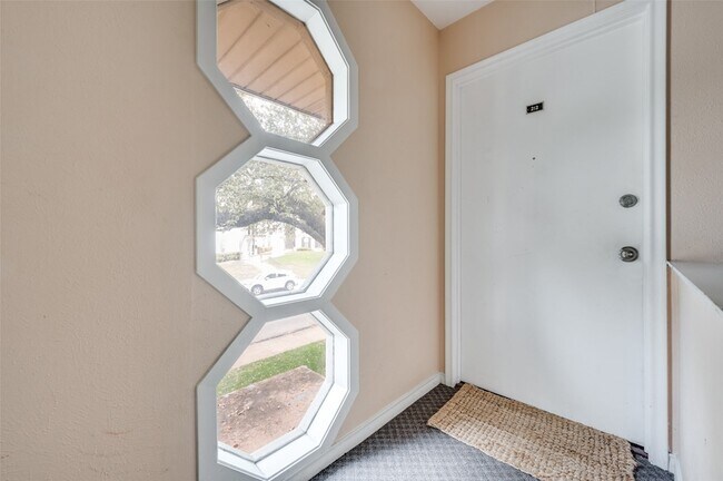 10029 Regal Park Ln Unit 212C