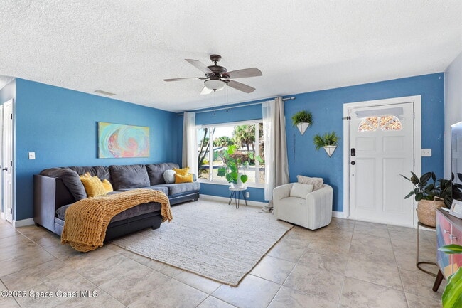 705 Pelican Dr