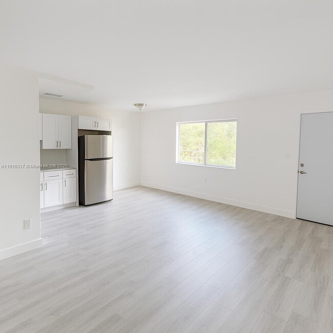 Photo - 1280 W 54th St Unit 322B