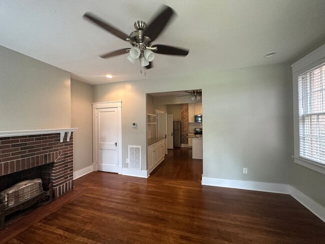 Building Photo - Winona TriPlex 334/335/336 Unit 2123 Winona Avenue - 336