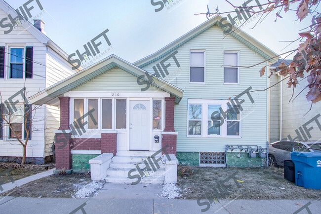 Photo - 210 Lexington Ave NW