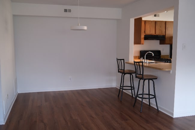 Building Photo - 153A Bradford Ct