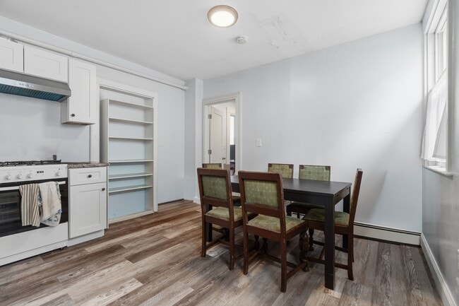 Photo - 630 Centre St Unit 1F