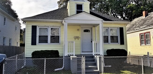 Building Photo - 60 Admiral St