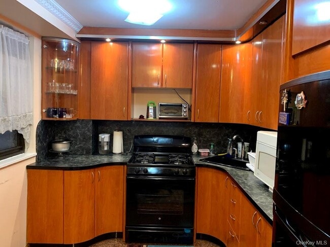 Photo - 61-35 98th St Unit 2C