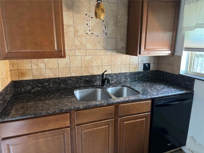 Photo - 412 73rd Ave