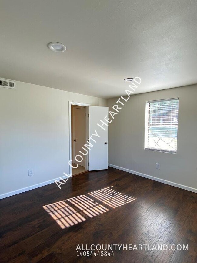 Photo - 1401 N Independence Ave