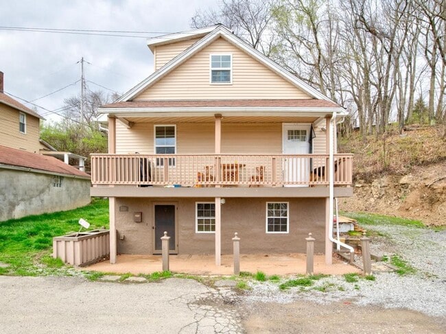 Building Photo - 3 bedroom home