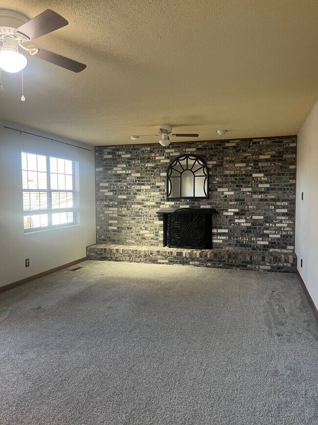 Photo - 4 BDRM/2.5BA Home available in Bexhill Sub...