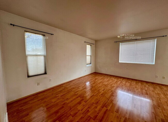 Photo - 402 Meadow Ct NW