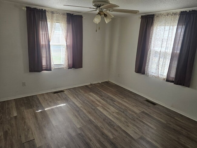 Photo - 3 bedrooms and a large yard