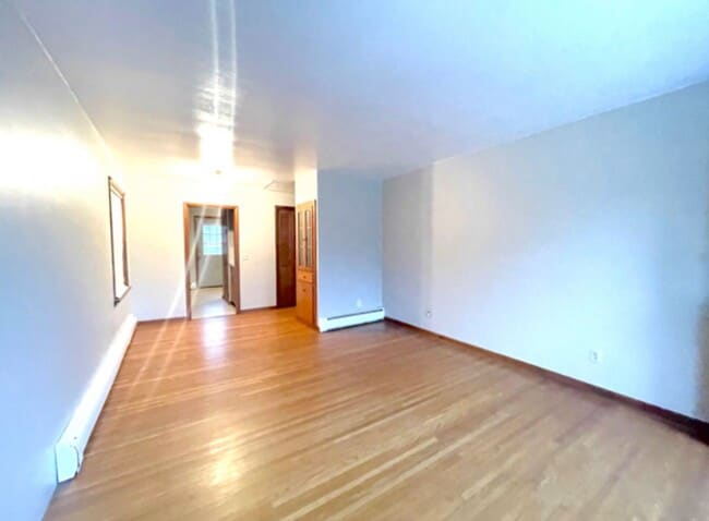 Photo - 850 Wright Ave