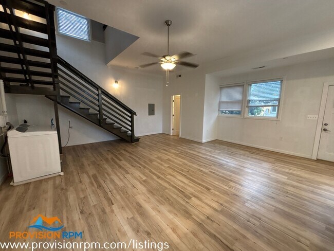 Photo - 915 Jackson St