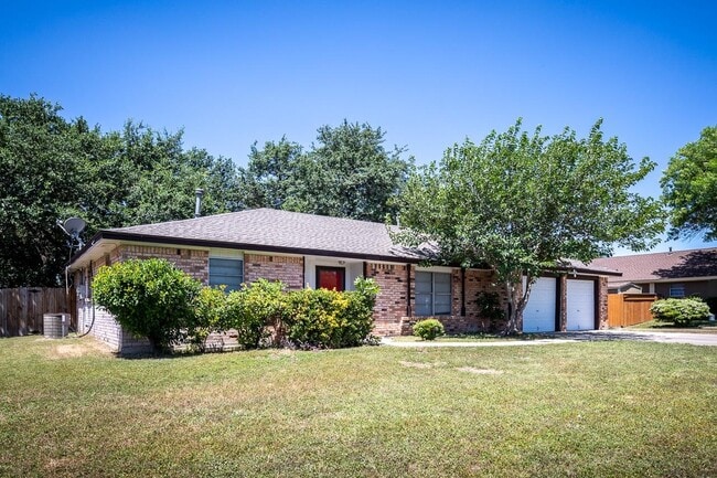 Building Photo - 213 Fox Dr Rental