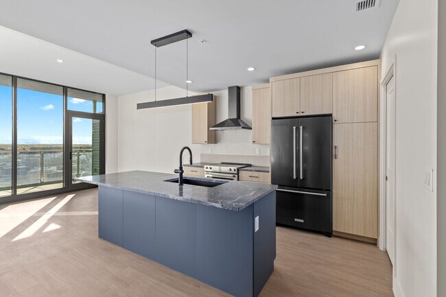 Photo - The Studio Park Tower