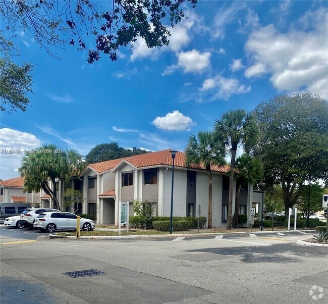 Building Photo - 8323 Coral Lake Dr Unit 8323 Rental