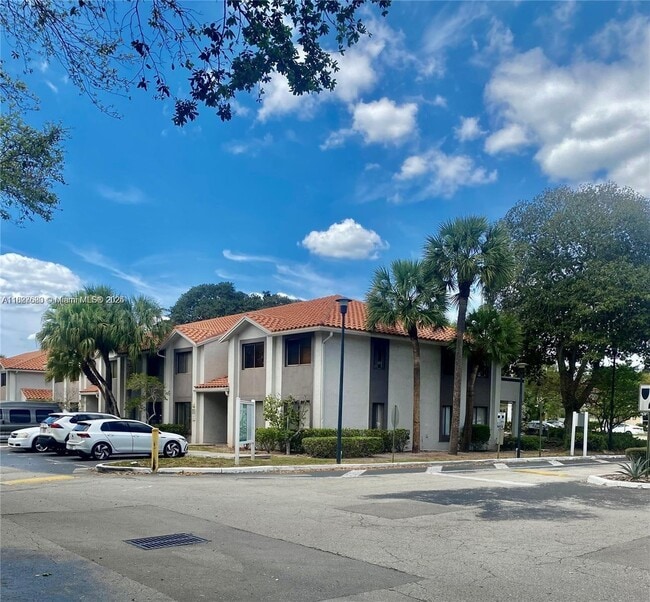 Photo - 8323 Coral Lake Dr Unidad 8323 Rental
