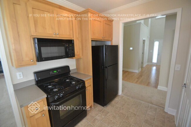 Photo - 909 Lakeside Ct