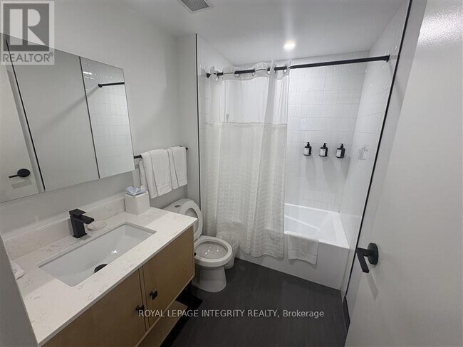 Photo - 161 Laurier Ave W Unité 717