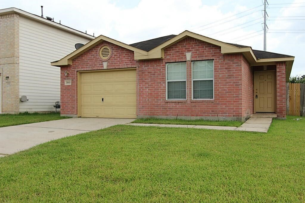 Photo - 5015 Fox Mill Ln