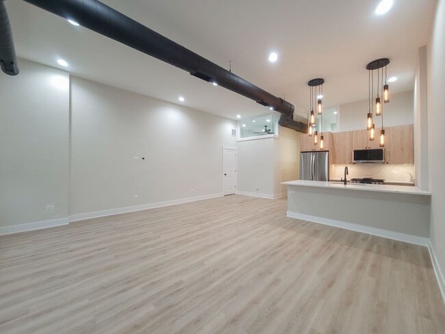 Photo - 3829 N Southport Ave Unit 1