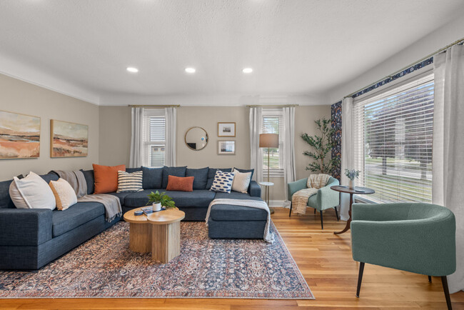 Building Photo - 6536 Lawnwood Ave Rental
