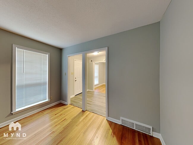 Photo - 3505 Clarke Rd