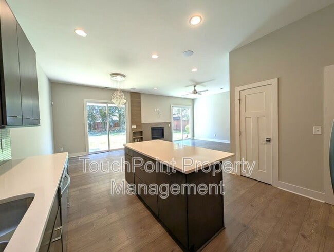 Photo - 1632 Longfellow St