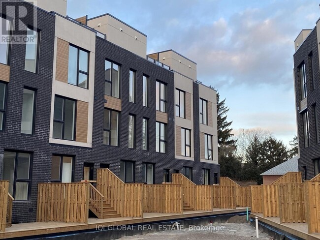 Photo - 12 Clonmore Dr