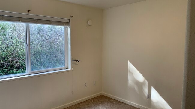 Photo - 901 Mount Olympus Ave SE Unit Apt C