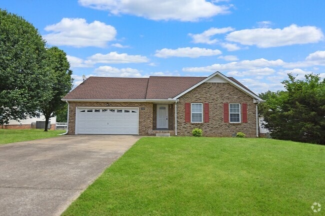 Building Photo - Pet Friendly Three Bedroom with Bonus! Rental