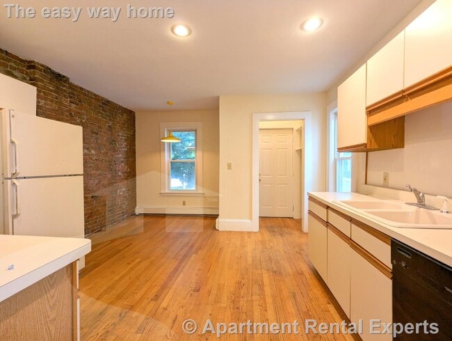 Photo - 15 Howe St Unit #1
