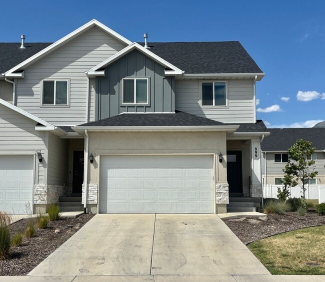 Building Photo - Bright & Beautiful Townhome in American Fork!