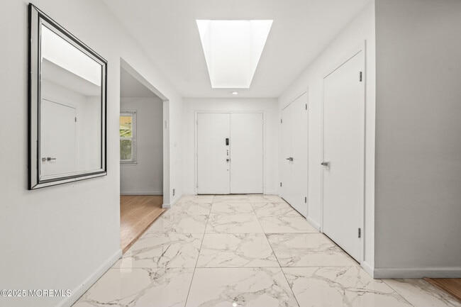 Photo - 14 Darien Dr