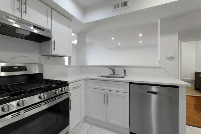 Photo - 806 Spinnaker Ct