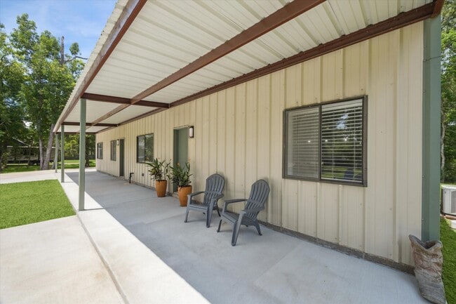 Photo - 1425 Oak Hollow Dr