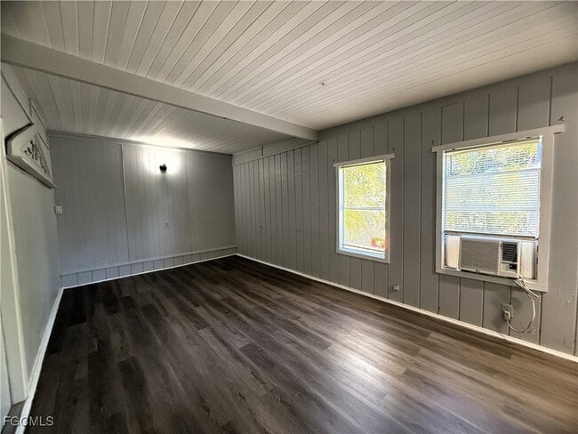 Photo - 8239 Suncoast Dr