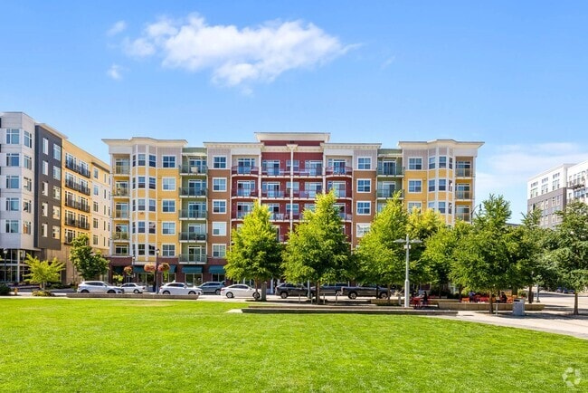 Building Photo - 16141 Cleveland St Unit #601 Rental