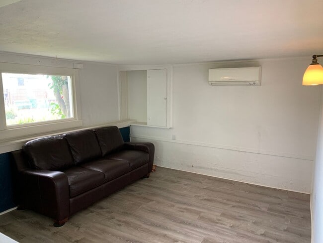 Photo - Darling 1 bedroom, 1 bath in the heart of Wallingford!