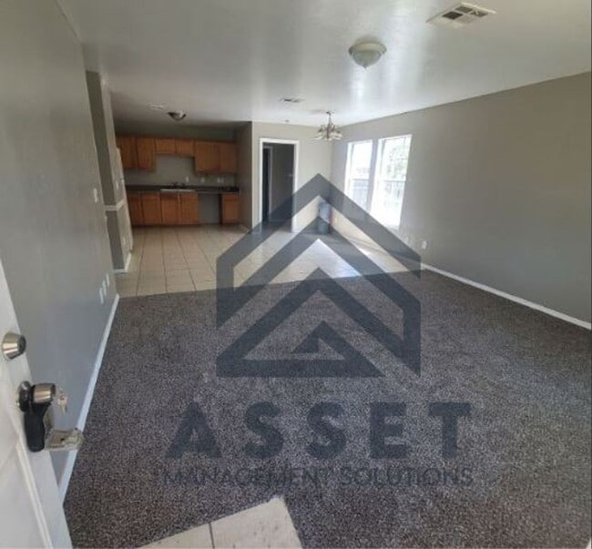 Photo - Charming 5 Bedroom House