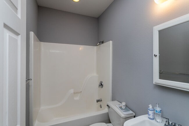 Building Photo - 108 S College Ave Unit Apt 1