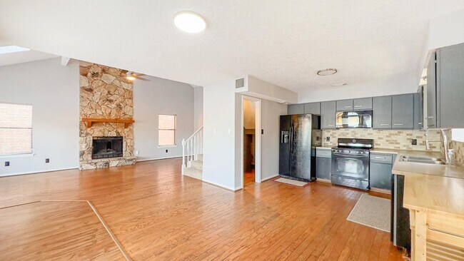 Photo - 9232 Deepwater Dr