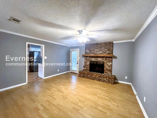 Photo - 903 Bristol Dr