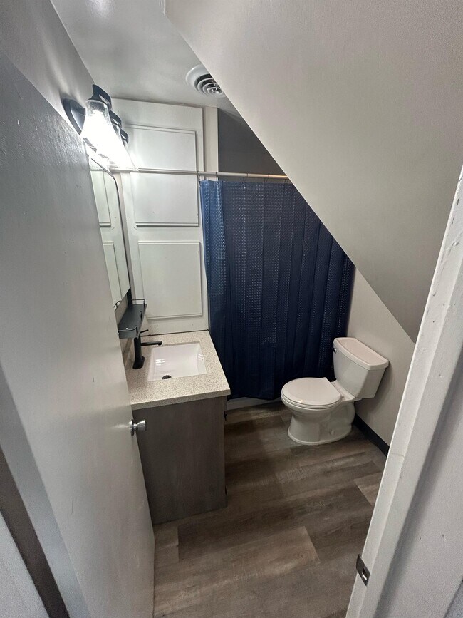 103 E Sangamon St Unit 4