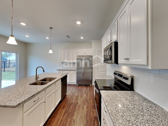 Photo - 881 Headland Wy