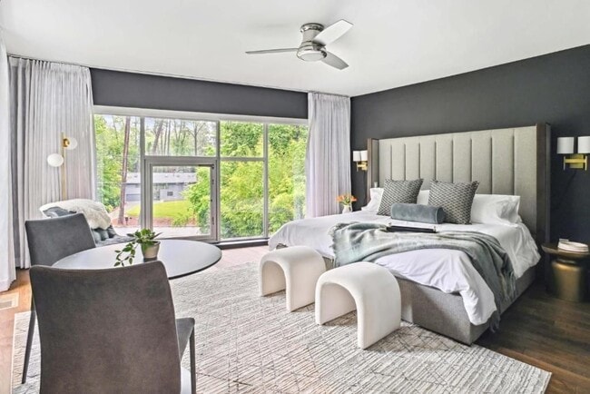 Photo - 1960 Tall Tree Dr NE