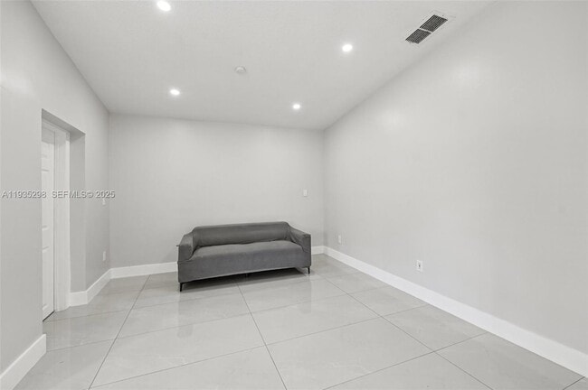 Photo - 12237 SW 193rd St