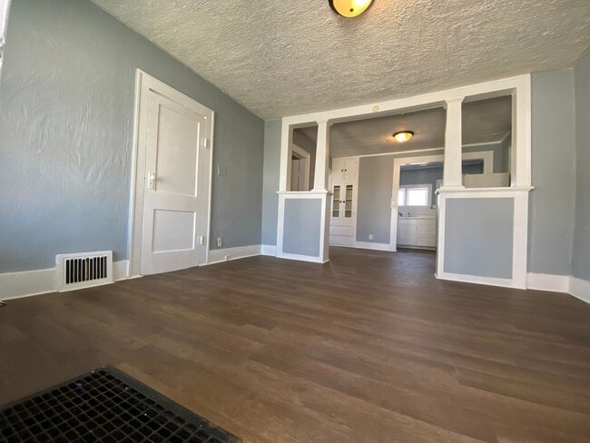 Building Photo - 35 S 3rd St Unit 1