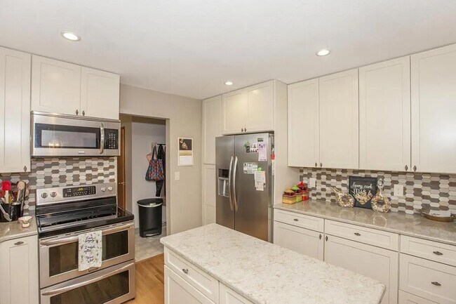 Photo - 1020 Meadowbrook Dr