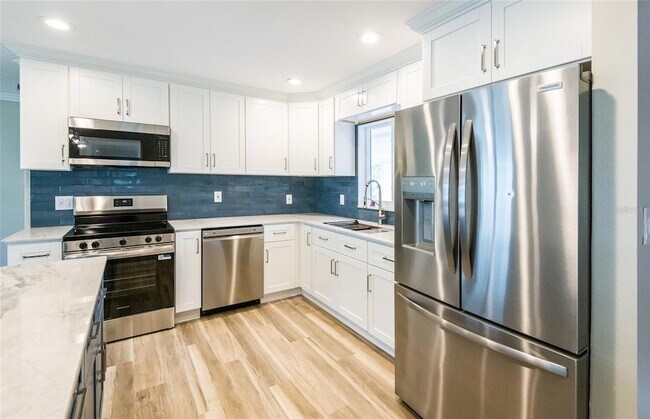 Photo - 1900 Benjamin Franklin Dr